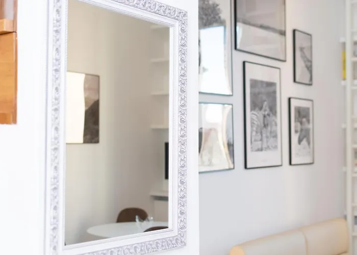 Housmart San Mamolo 6 아파트 *